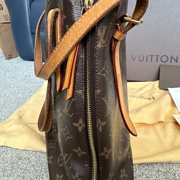 Authentic (receipt & paperwork included) Louis Vuitton "Voiltaire" handbag - Picture 6 of 14